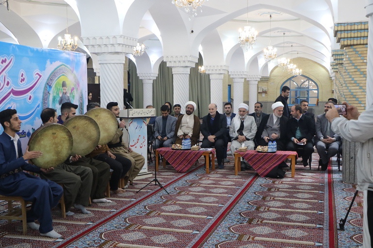 آیین نمادین جشن تکلیف پسران در مسجد جامع سنندج برگزار شد