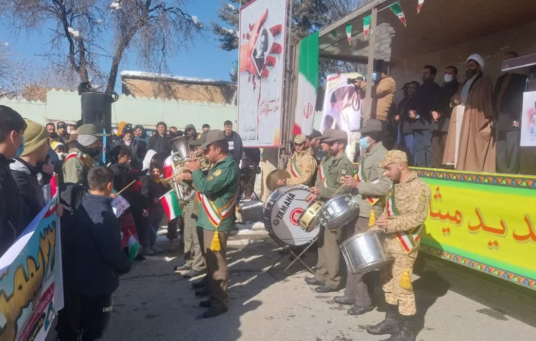 راهپیمایی 22 بهمن شهرستان مریوان با حضور مردم انقلابی و ولایتمدار و مسئولین برگزار شد