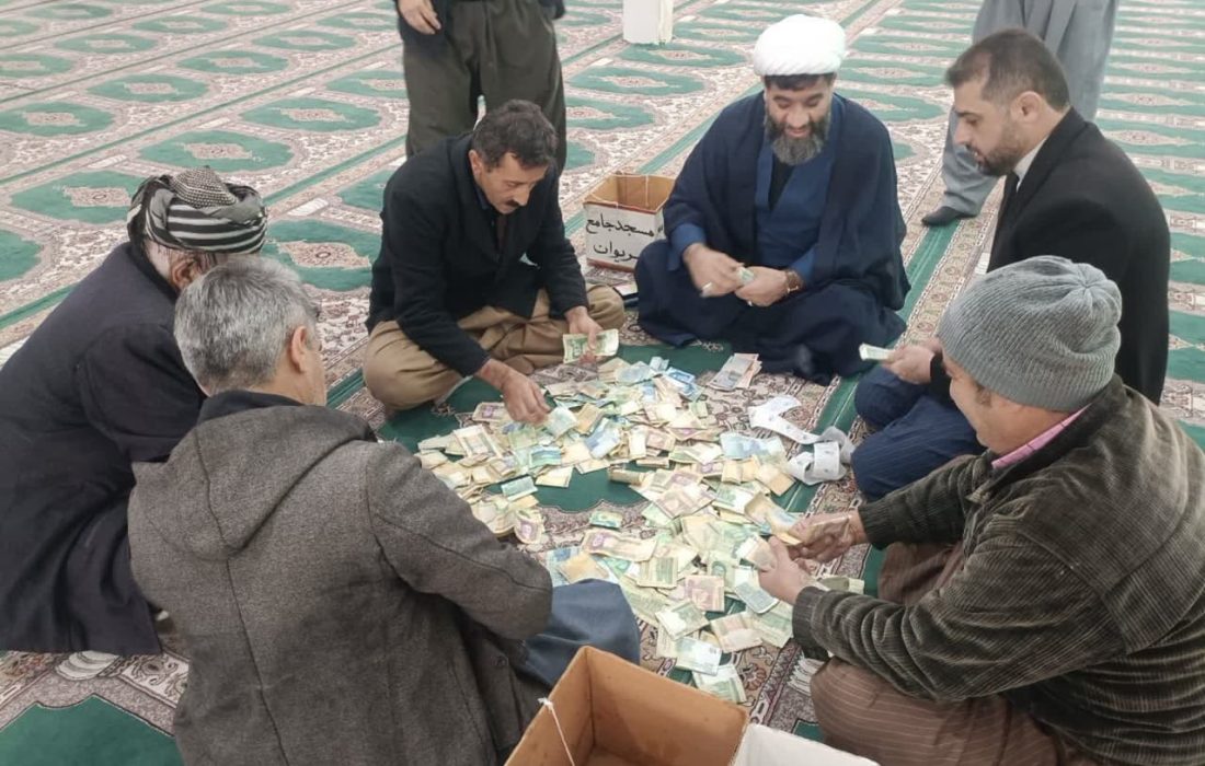 بر پایی میز خدمت در مسجد جامع مریوان