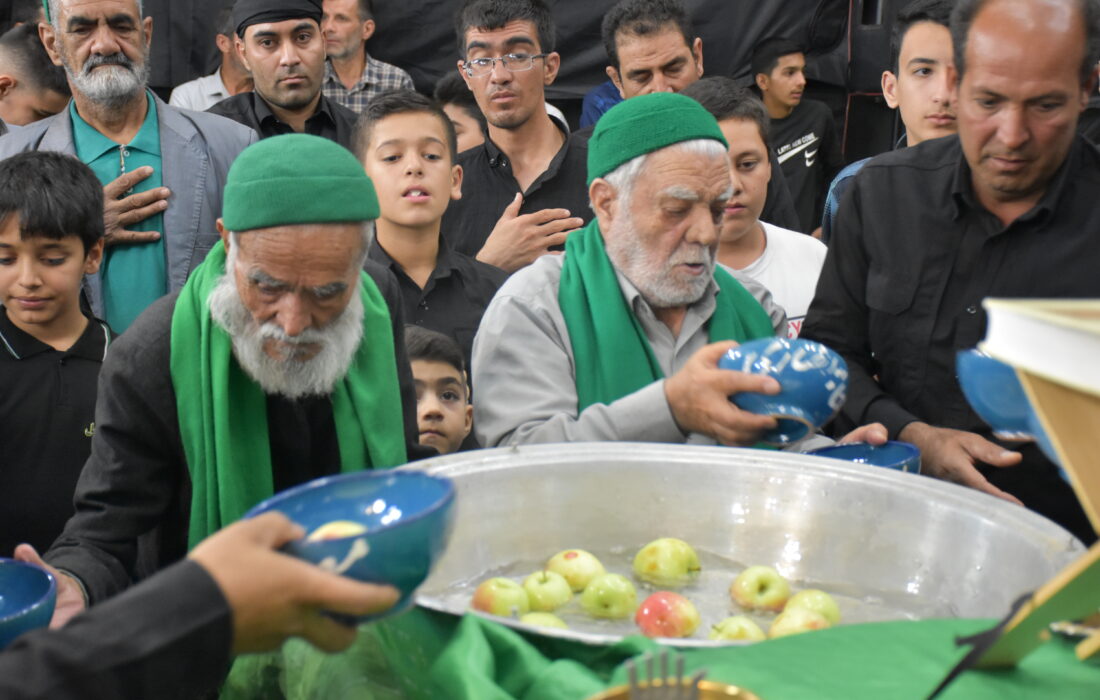 مراسم طشت‌گذاری، آئینی به قدمت ۵۰۰ سال در ایران/سریش‌آبادی‌ها سنت‌ها را حفظ کرده‌اند