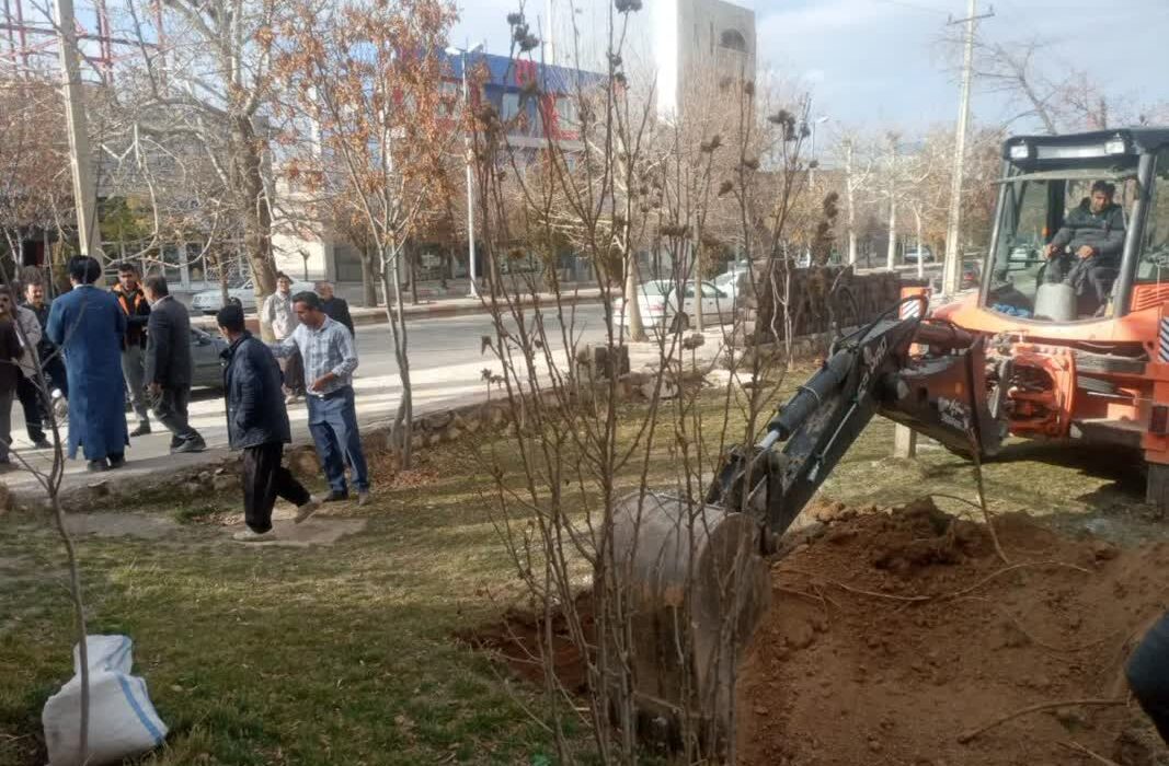 آغاز عملیات اجرایی ساخت یادمان شهید گمنام در محل پارک لاله شهرستان دهگلان