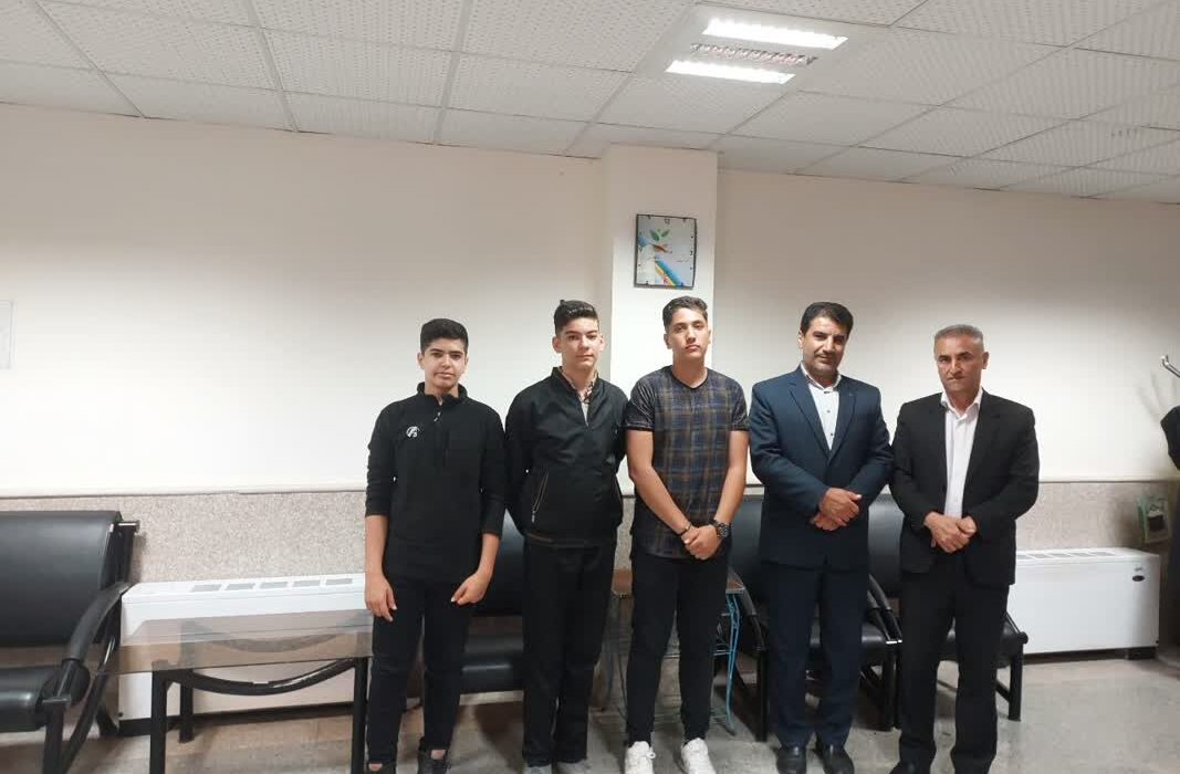 تیم دانش آموزان پسر شهرستان سنندج در رویداد دو روزه نوآوین برگزیده شد