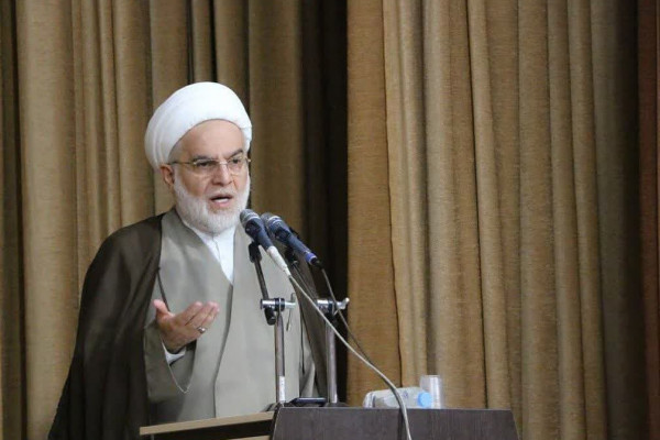 فضائل امیرالمومنین (ع) در دهه ولایت ترویج یابد