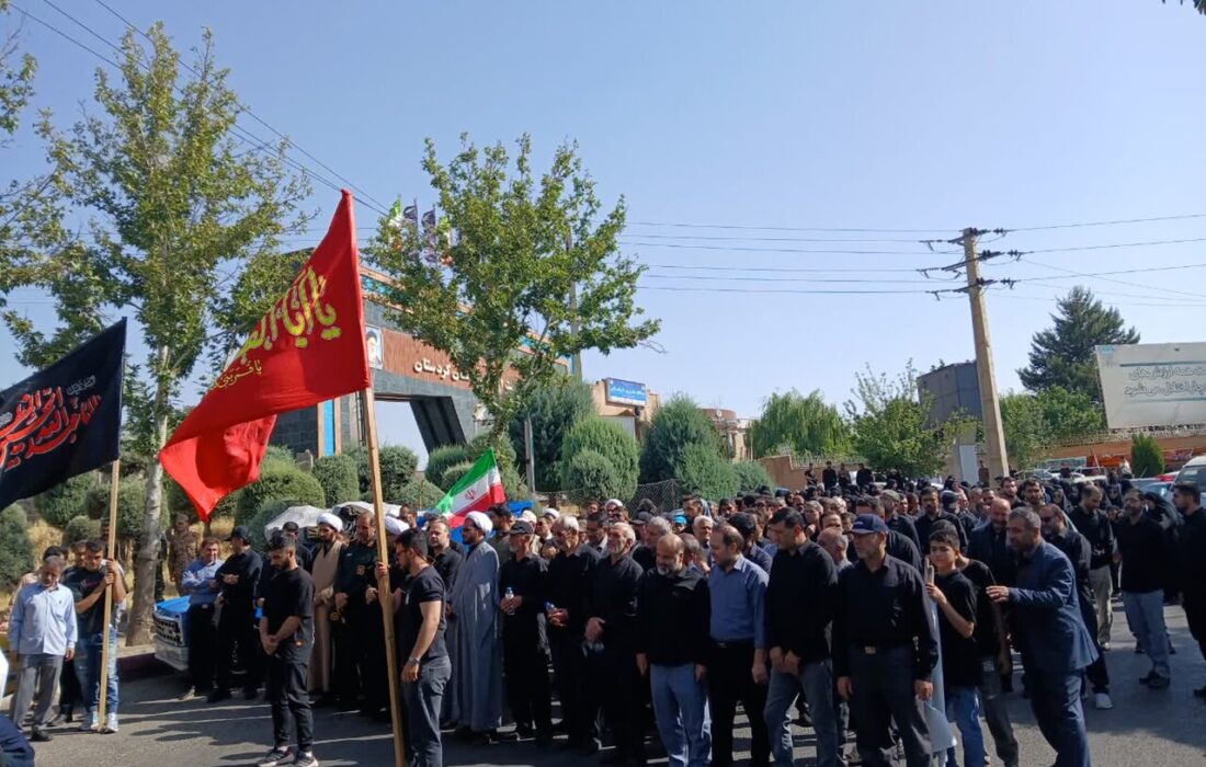 پیادهروی باشکوه جاماندگان اربعین در سنندج برگزار شد