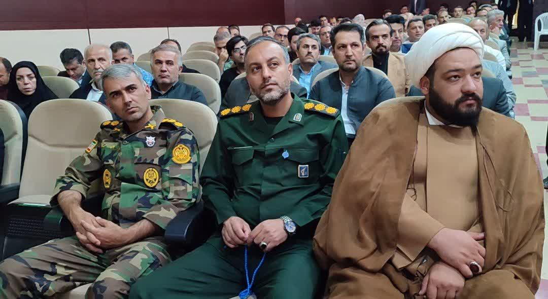  جلسه شورای اداری شهرستان مریوان به مناسبت روز کارمند برگزار شد.