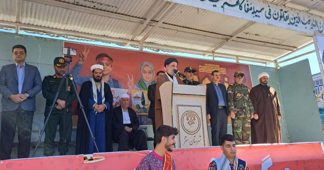 انقلاب اسلامی ایران به برکت ایمان امت و رهبر به پیروزی رسید