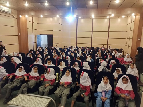 اکران انیمیشنهای انقلابی ویژه دانشآموزان در کامیاران